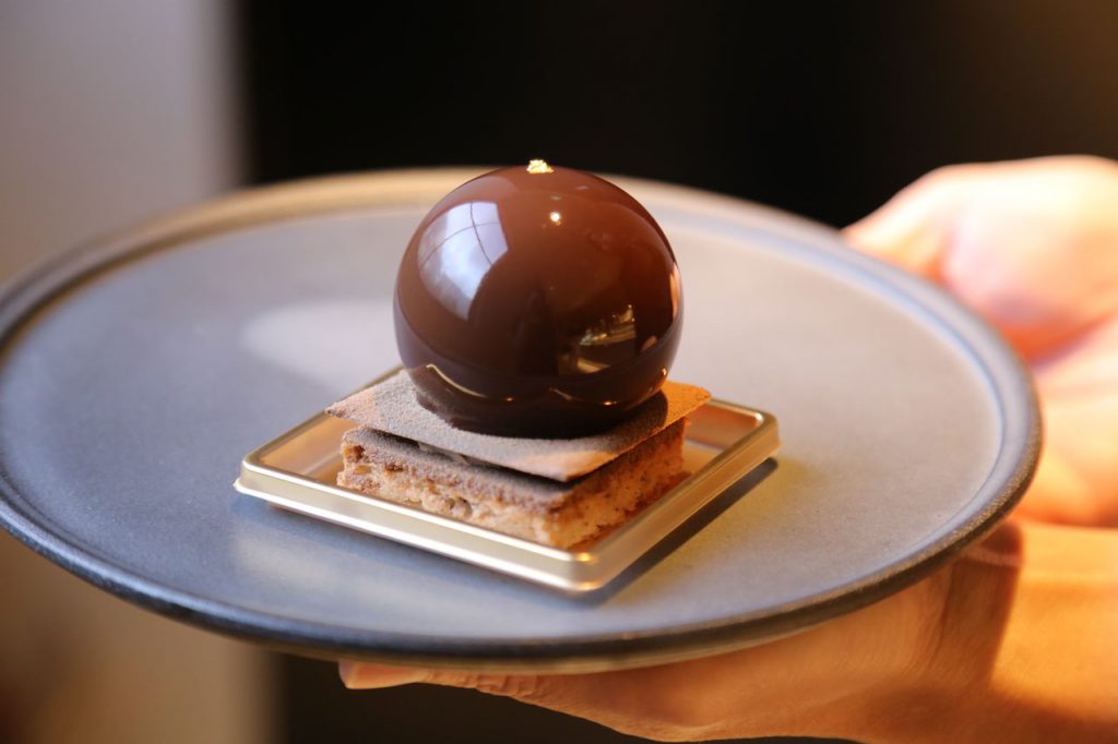 「アトリエグラム・カカオ」の看板チョコレートケーキ「シリウス」